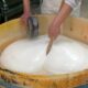 Lavorazione-della-mozzarella-di-bufala-campana