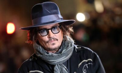 Charlize Theron e Johnny Depp, quel gelo che dura da 25 anni: cosa c’è dietro il rapporto tra le due star