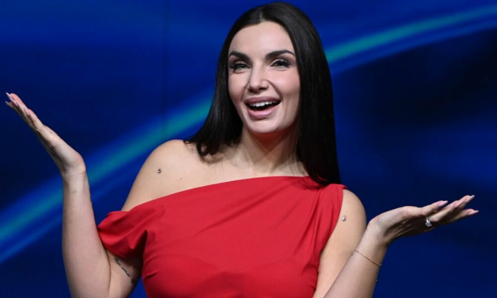 Elettra Lamborghini Sbotta A Canzonissima Elettra Lamborghini Sbotta A Canzonissima