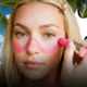 Il grande ritorno del blush “Sun-Kissed”: come replicare l'effetto baciati dal sole