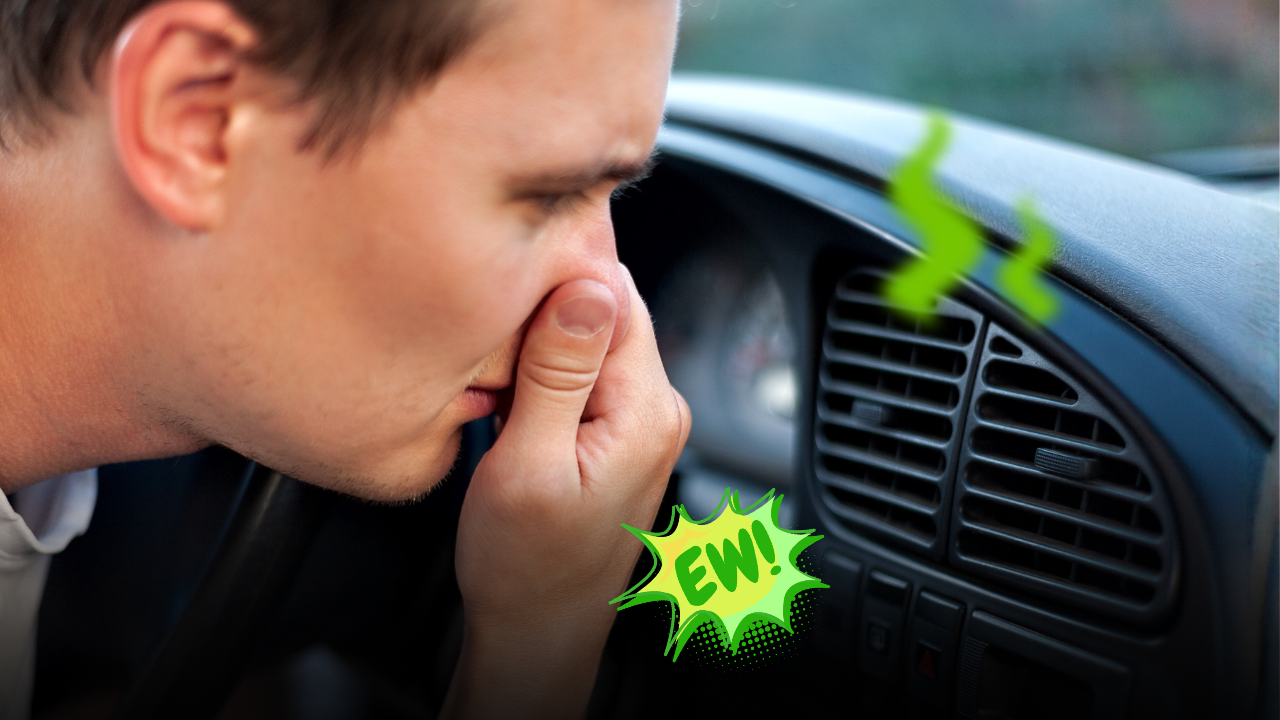 Aria condizionata dell'auto e cattivi odori: cosa significa se senti puzza e quali sono le mosse fondamentali per risolvere il guasto