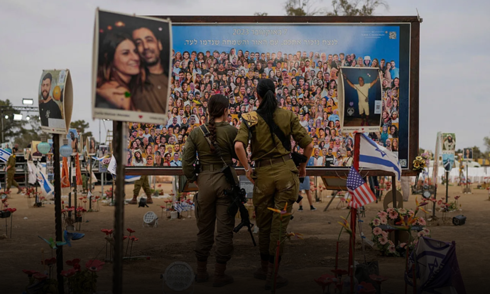 La tragedia di Nir Oz a tre anni dalla strage: storia del kibbutz spazzato via, i dati sulle vittime e le famiglie spezzate